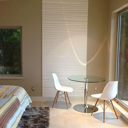 Pointhouse Suites On Sargeant Bay Halfmoon Bay ภายนอก รูปภาพ