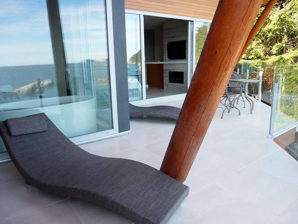 Pointhouse Suites On Sargeant Bay Halfmoon Bay ภายนอก รูปภาพ