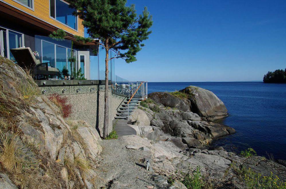 Pointhouse Suites On Sargeant Bay Halfmoon Bay ภายนอก รูปภาพ