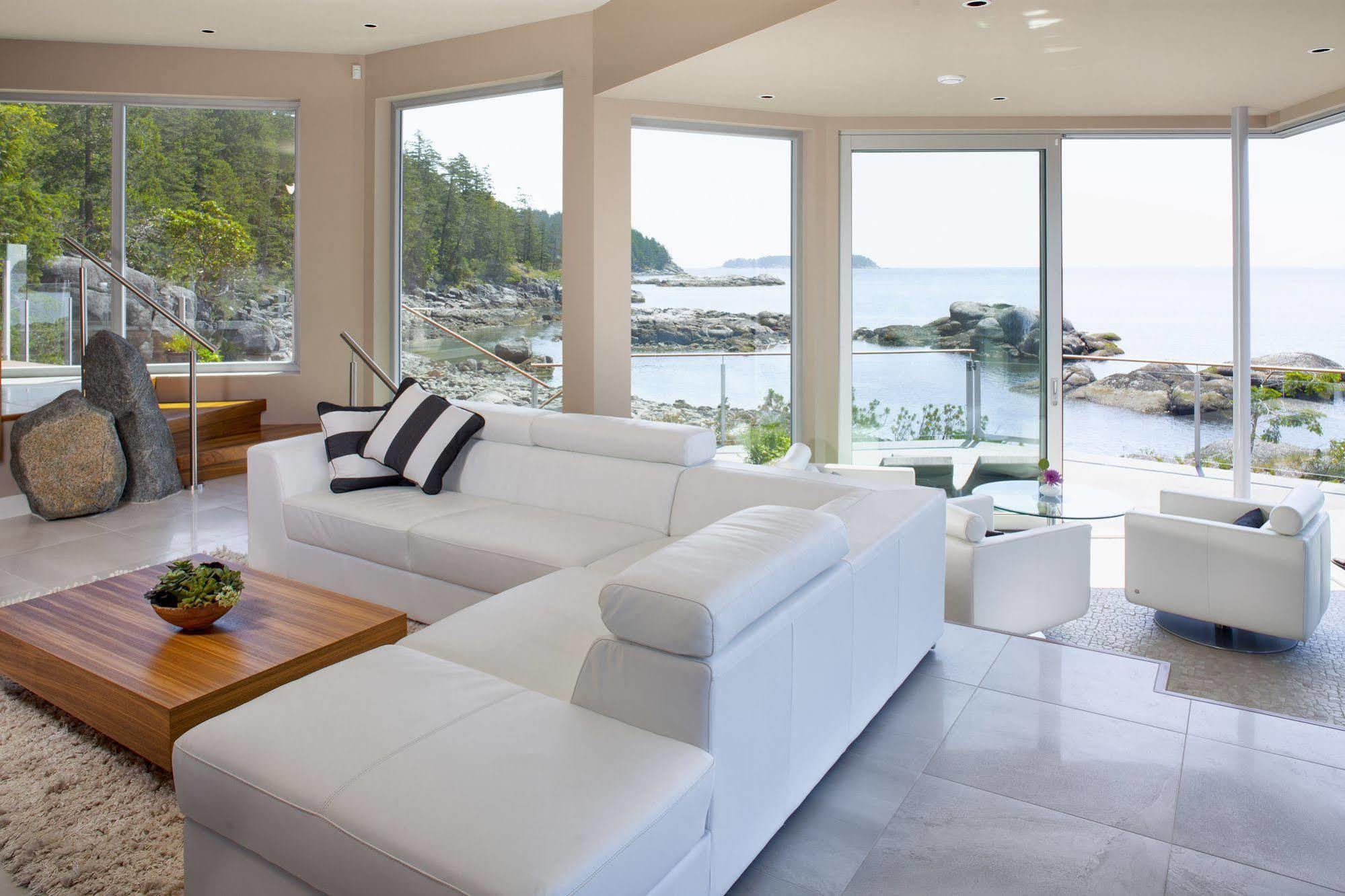 Pointhouse Suites On Sargeant Bay Halfmoon Bay ภายนอก รูปภาพ